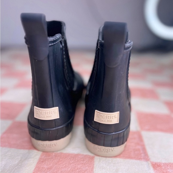SPERRY | Torrent Chelsea Matte Waterproof Rain Boot, size 6.5 - Picture 2 of 6
